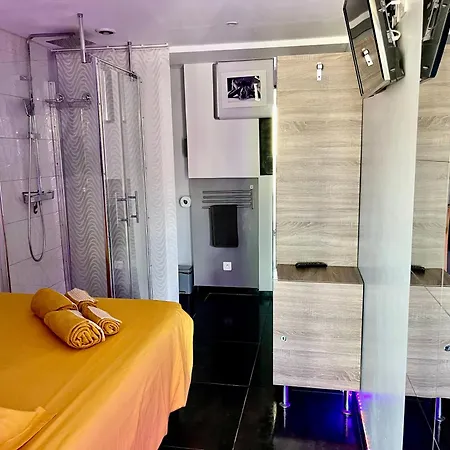 Le C 69 Cap D'agde Naturiste Апартаменти *